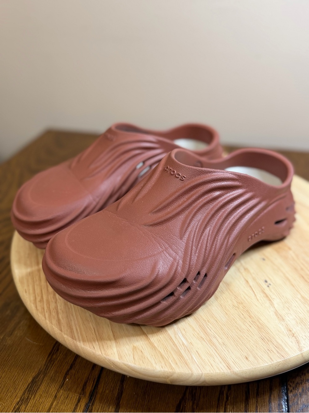 Crocs Unisex Echo Wave Clogs Shoes